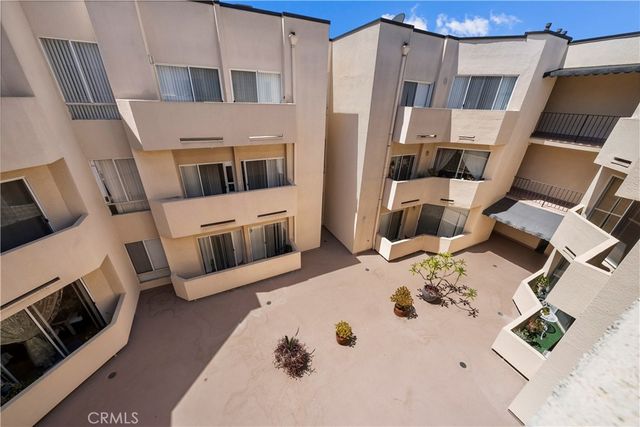 19350 Sherman Way. 328, Reseda, CA 91335