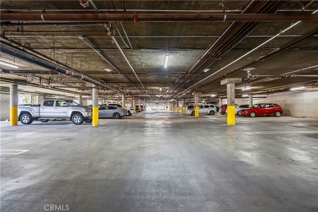 19350 Sherman Way. 328, Reseda, CA 91335