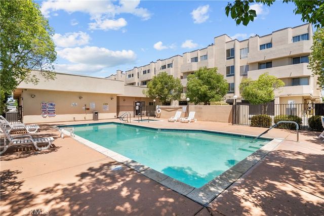 19350 Sherman Way. 328, Reseda, CA 91335