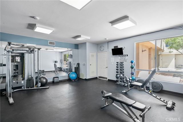 19350 Sherman Way. 328, Reseda, CA 91335