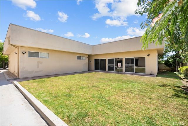 19350 Sherman Way. 328, Reseda, CA 91335