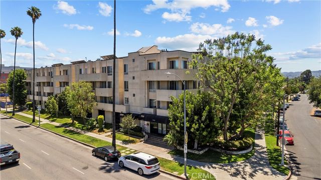 19350 Sherman Way. 328, Reseda, CA 91335