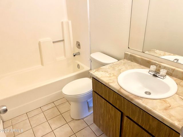 4608 W MARYLAND Avenue 144, Glendale, AZ 85301