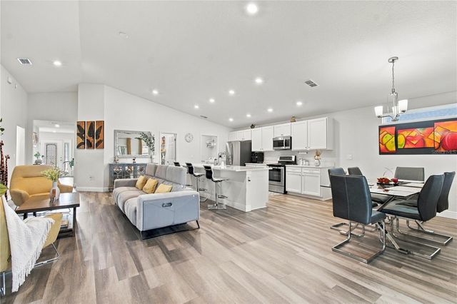 6884 ABBYWOOD LANE, Zephyrhills, FL 33541