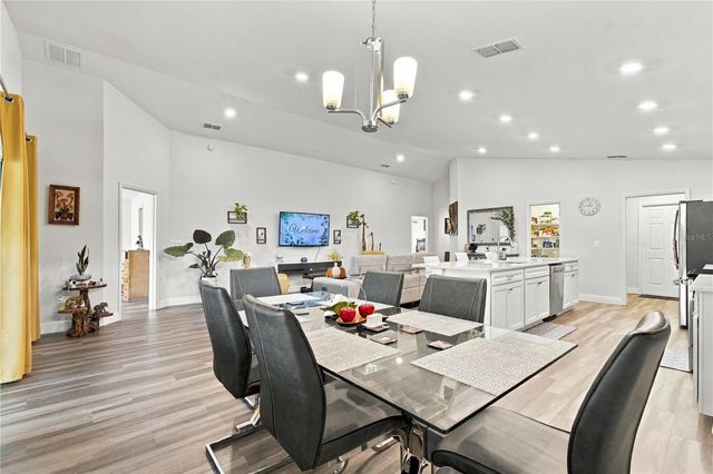 6884 ABBYWOOD LANE, Zephyrhills, FL 33541