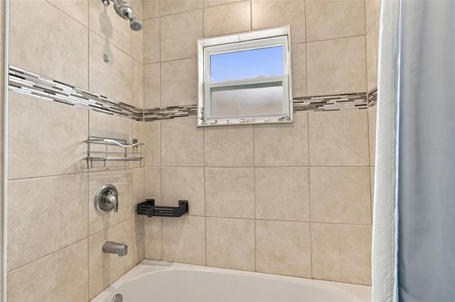 6884 ABBYWOOD LANE, Zephyrhills, FL 33541