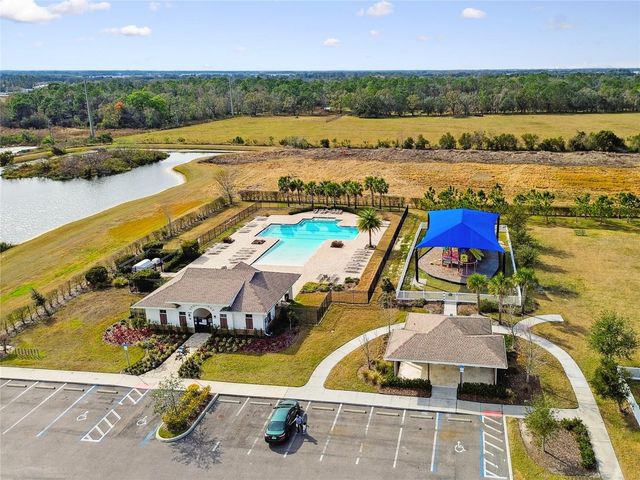 6884 ABBYWOOD LANE, Zephyrhills, FL 33541