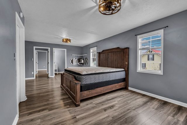 425 S Young St, Sparta, TN 38583