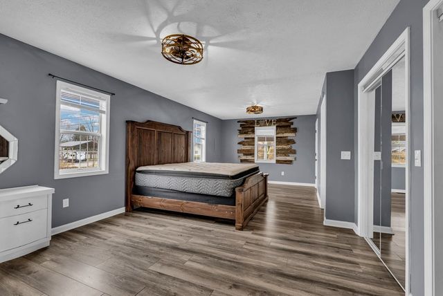 425 S Young St, Sparta, TN 38583