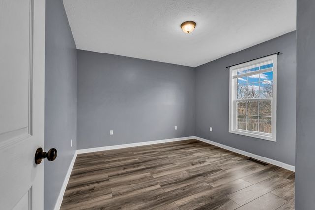 425 S Young St, Sparta, TN 38583