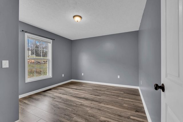 425 S Young St, Sparta, TN 38583