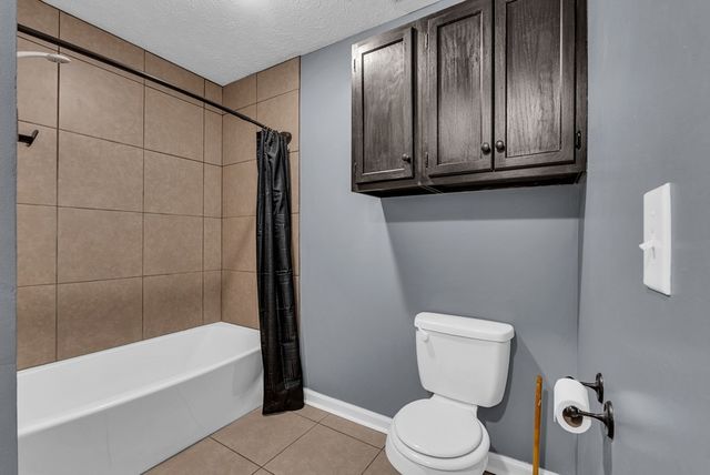 425 S Young St, Sparta, TN 38583