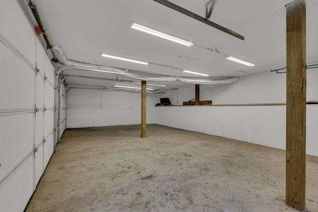 425 S Young St, Sparta, TN 38583