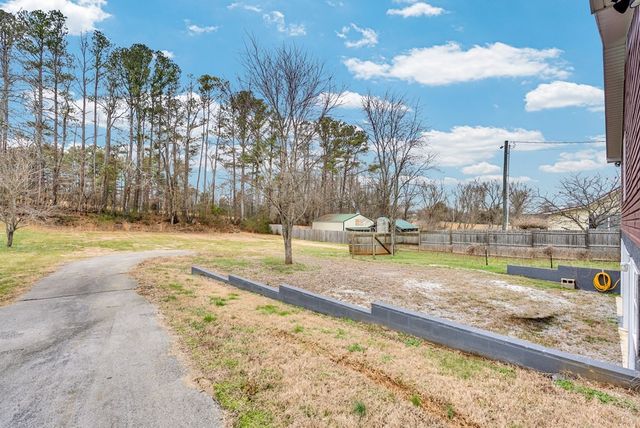 425 S Young St, Sparta, TN 38583