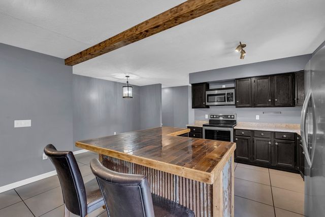 425 S Young St, Sparta, TN 38583