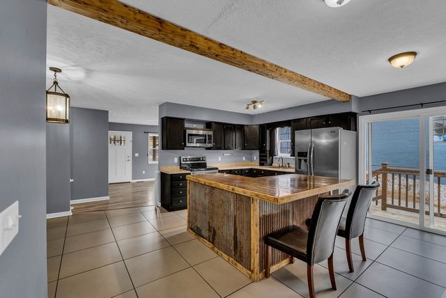 425 S Young St, Sparta, TN 38583