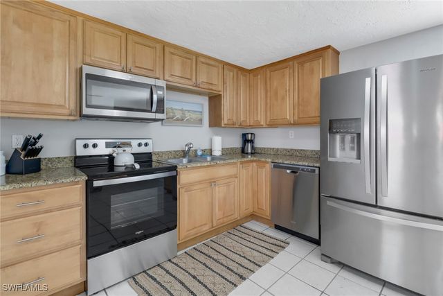 751 100th AVE N, Naples, FL 34108