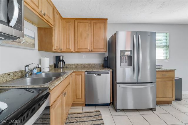 751 100th AVE N, Naples, FL 34108