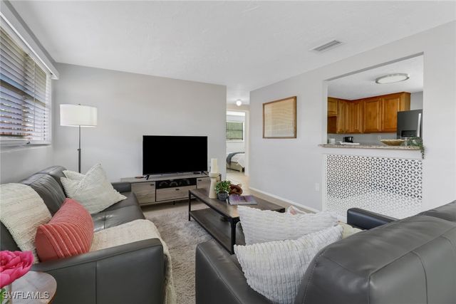 751 100th AVE N, Naples, FL 34108