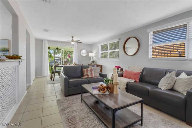 751 100th AVE N, Naples, FL 34108