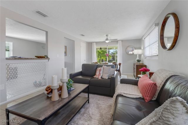 751 100th AVE N, Naples, FL 34108