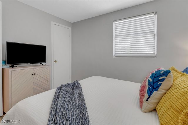 751 100th AVE N, Naples, FL 34108