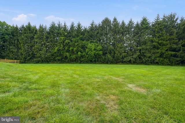 204 HERON CT, Washington Crossing, PA 18977