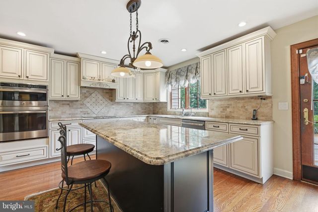 204 HERON CT, Washington Crossing, PA 18977