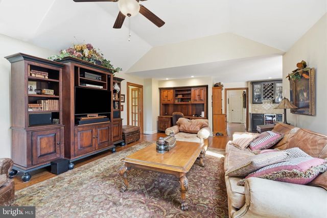 204 HERON CT, Washington Crossing, PA 18977