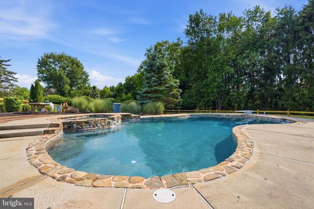 204 HERON CT, Washington Crossing, PA 18977