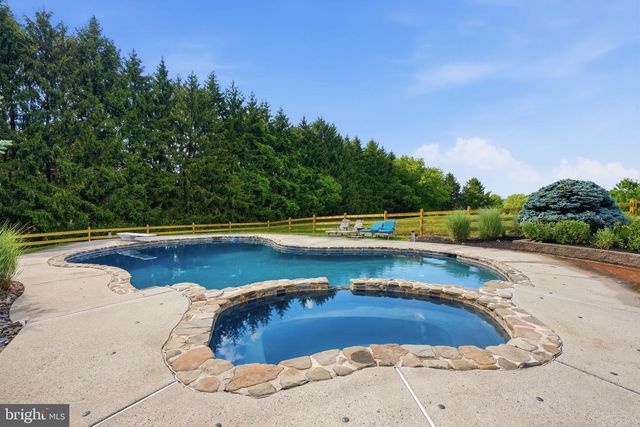 204 HERON CT, Washington Crossing, PA 18977