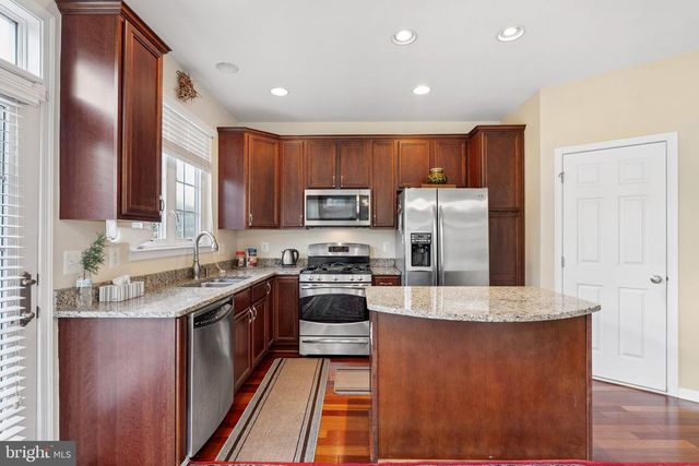 25111 NEPTUNE TER #UPPER 2 LEVELS ONLY, Chantilly, VA 20152