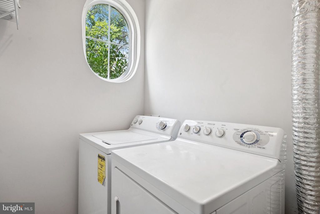 25111 NEPTUNE TER #UPPER 2 LEVELS ONLY, Chantilly, VA 20152