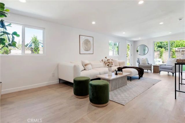 7333 Mclaren, West Hills, CA 91307