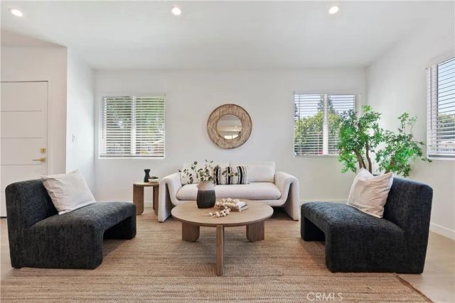 7333 Mclaren, West Hills, CA 91307