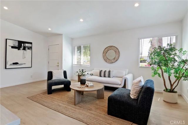 7333 Mclaren, West Hills, CA 91307