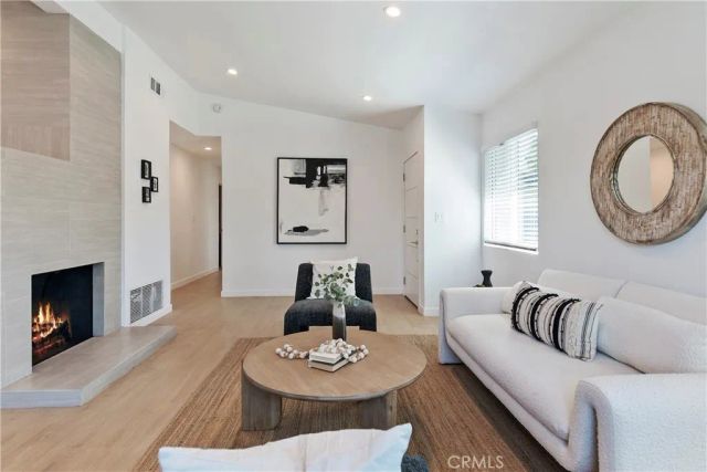 7333 Mclaren, West Hills, CA 91307
