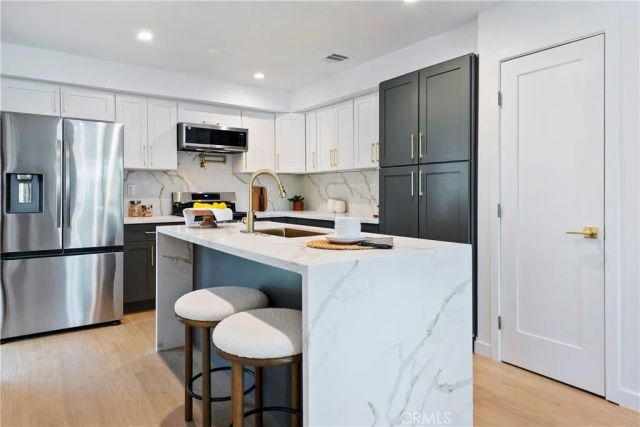 7333 Mclaren, West Hills, CA 91307