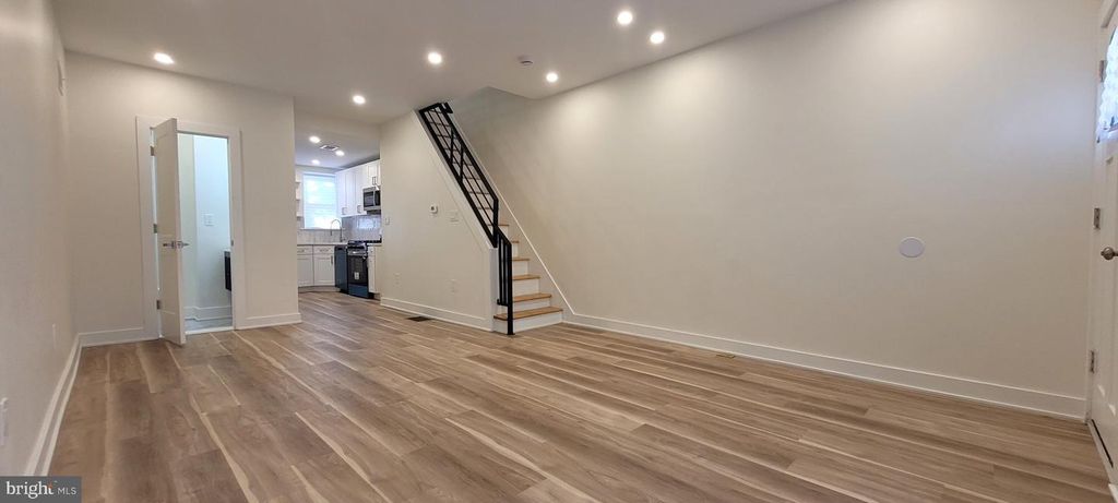 2526 S SHERIDAN ST, PHILADELPHIA, PA 19148 — exterior