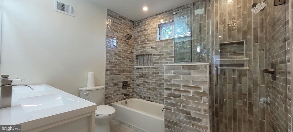 2526 S SHERIDAN ST, PHILADELPHIA, PA 19148 — photo 5