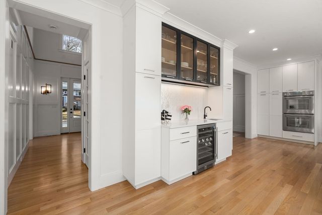 103 Aletha Rd, Needham, MA 02492