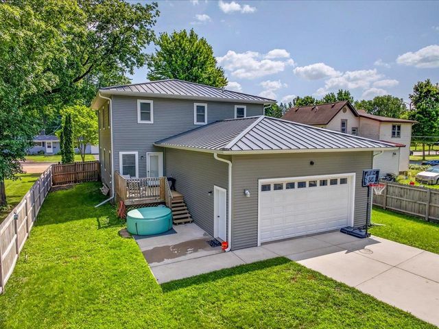 311 N Lincoln Street, Poynette, WI 53955