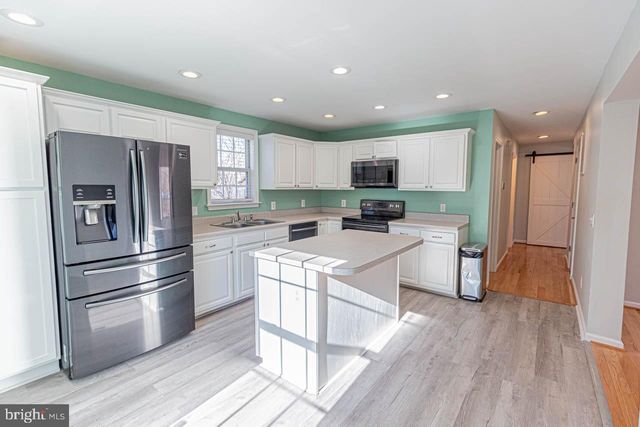 351 LAKE CAROLINE DR, Ruther Glen, VA 22546