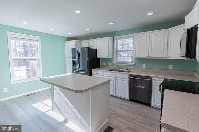 351 LAKE CAROLINE DR, Ruther Glen, VA 22546
