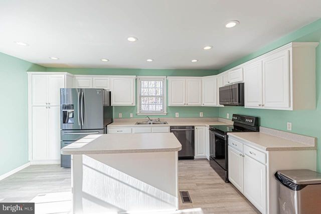 351 LAKE CAROLINE DR, Ruther Glen, VA 22546