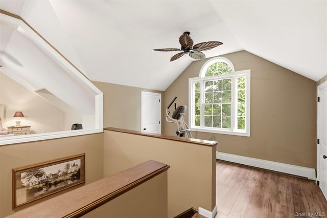 83 Hedgerow, Commack, NY 11725