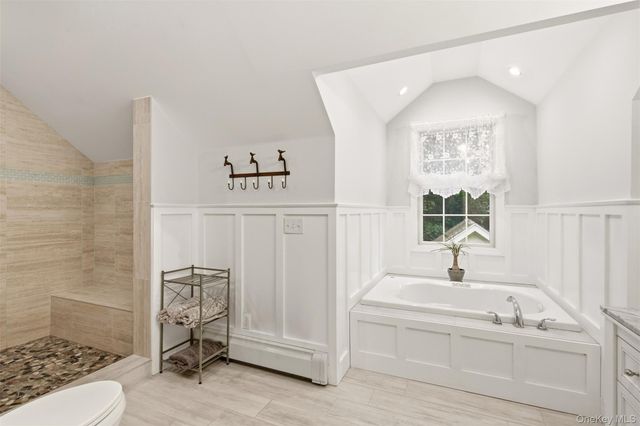83 Hedgerow, Commack, NY 11725
