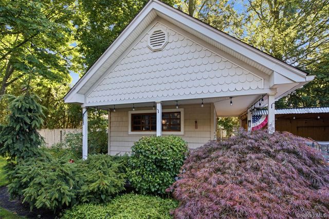 83 Hedgerow, Commack, NY 11725
