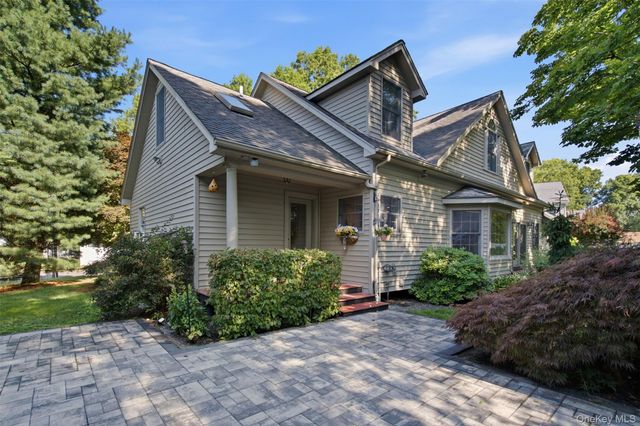 83 Hedgerow, Commack, NY 11725