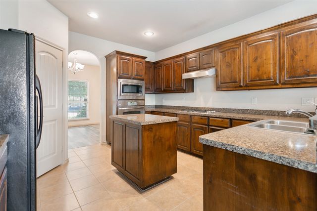 8220 Misty Water Drive, Fort Worth, TX 76131